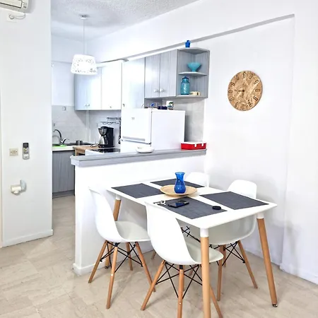 Gentle Breeze Kamena Vourla