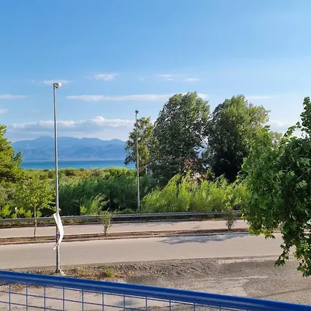 Gentle Breeze Kamena Vourla